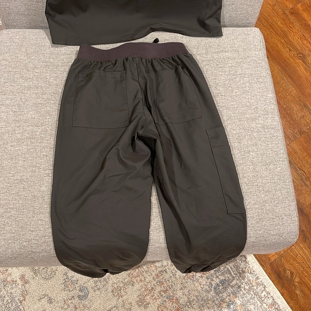 ✨Dolan Original Scrub set - Picture 4 of 8